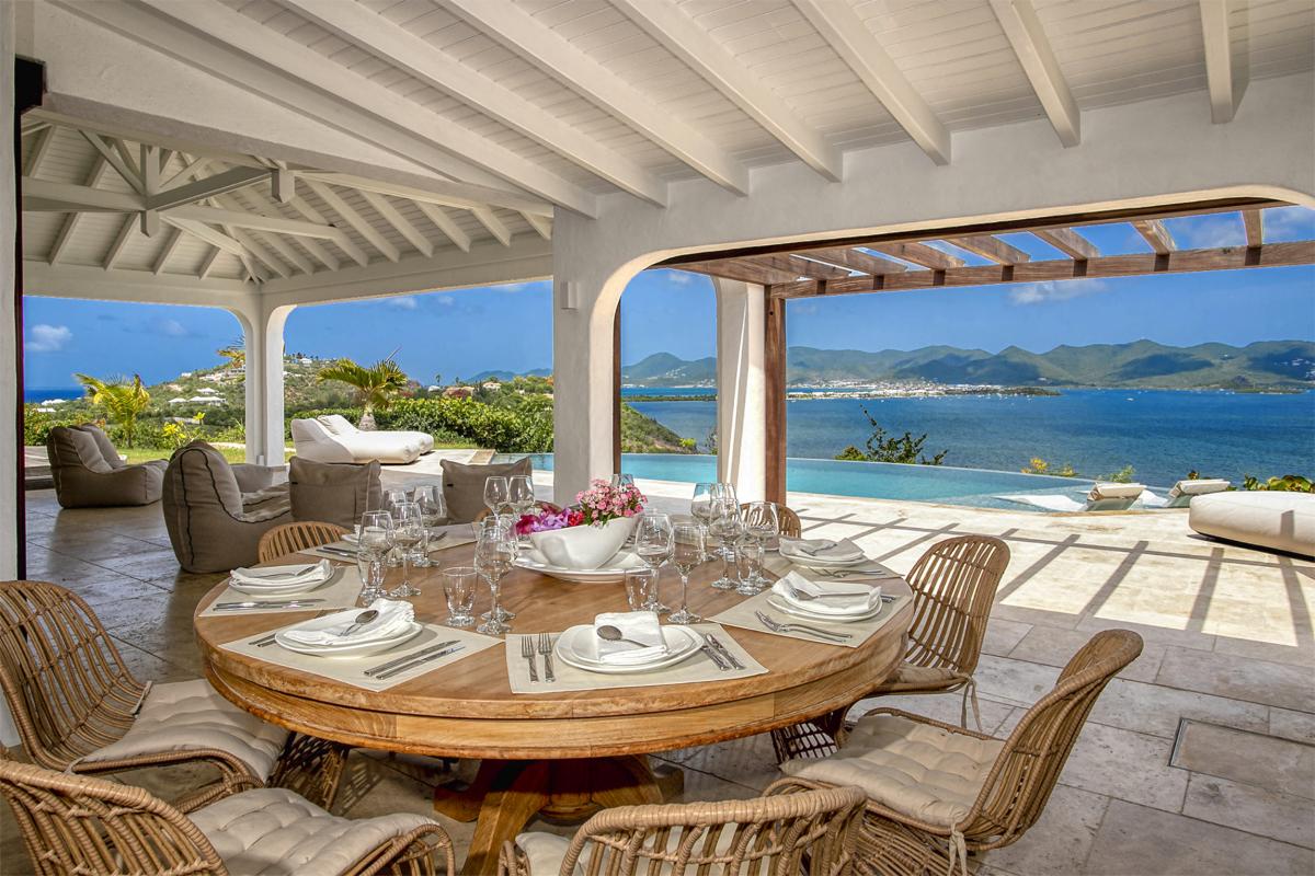 A louer villa 3 chambres Simpson Bay Saint Martin_ Table extérieur - 11
